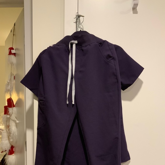 Figs XS Purple Jam Catarina Top and XS/P jogger - Picture 3 of 5